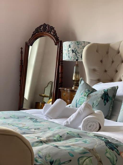 Luxury Georgian Home, Hot Tub, Sea View, Private Garden, Sleeps 6 Bognor Regis Buitenkant foto