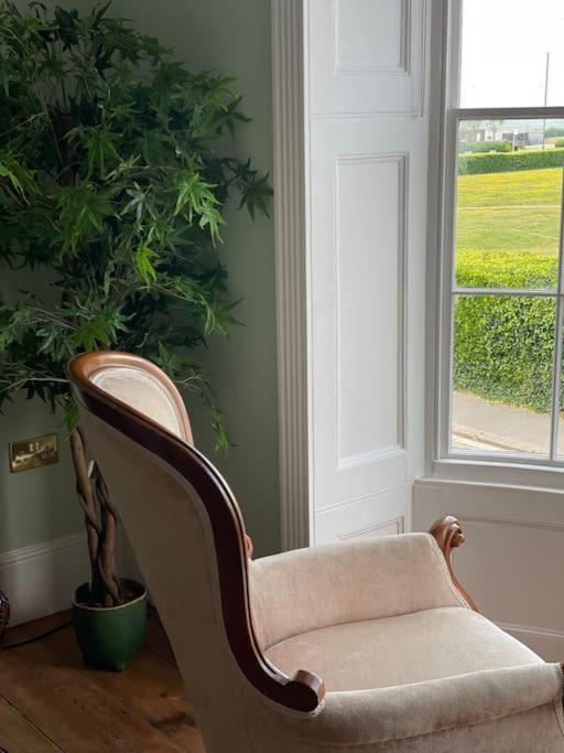Luxury Georgian Home, Hot Tub, Sea View, Private Garden, Sleeps 6 Bognor Regis Buitenkant foto