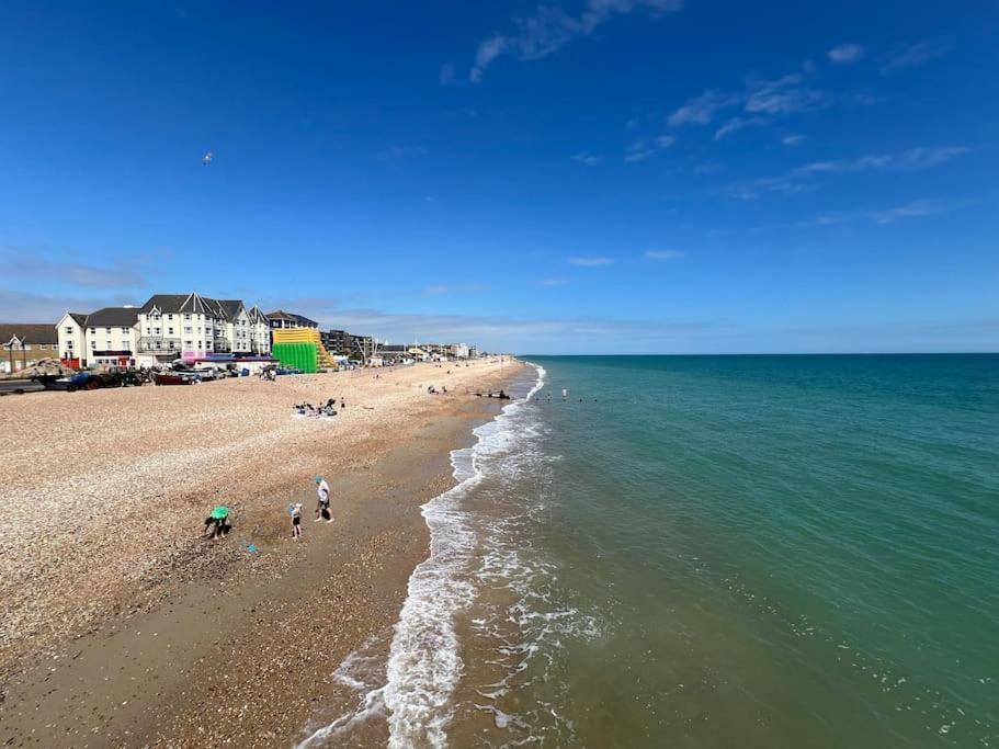 Luxury Georgian Home, Hot Tub, Sea View, Private Garden, Sleeps 6 Bognor Regis Buitenkant foto